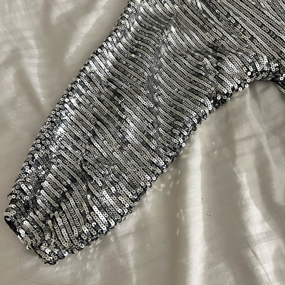 Silver sequins dress - Picture 2 of 4